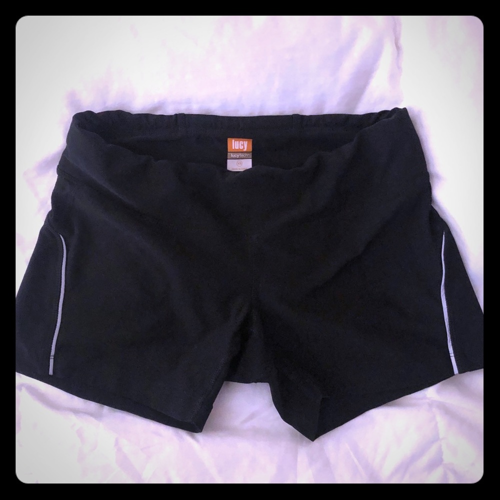 LUCY shorts. XS